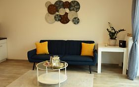Unique Zentrale Moderne 2 Zimmer Wohnung Nahe Dem Park